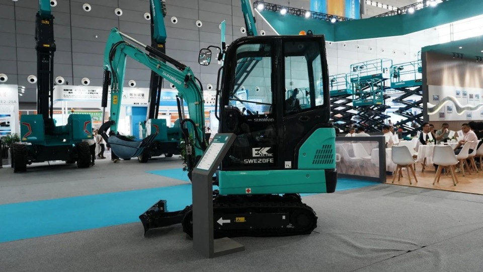 2025 CICEE | 从简单工具迈向多元化解决方案，，，优德88智能泛起非凡挖掘机风范