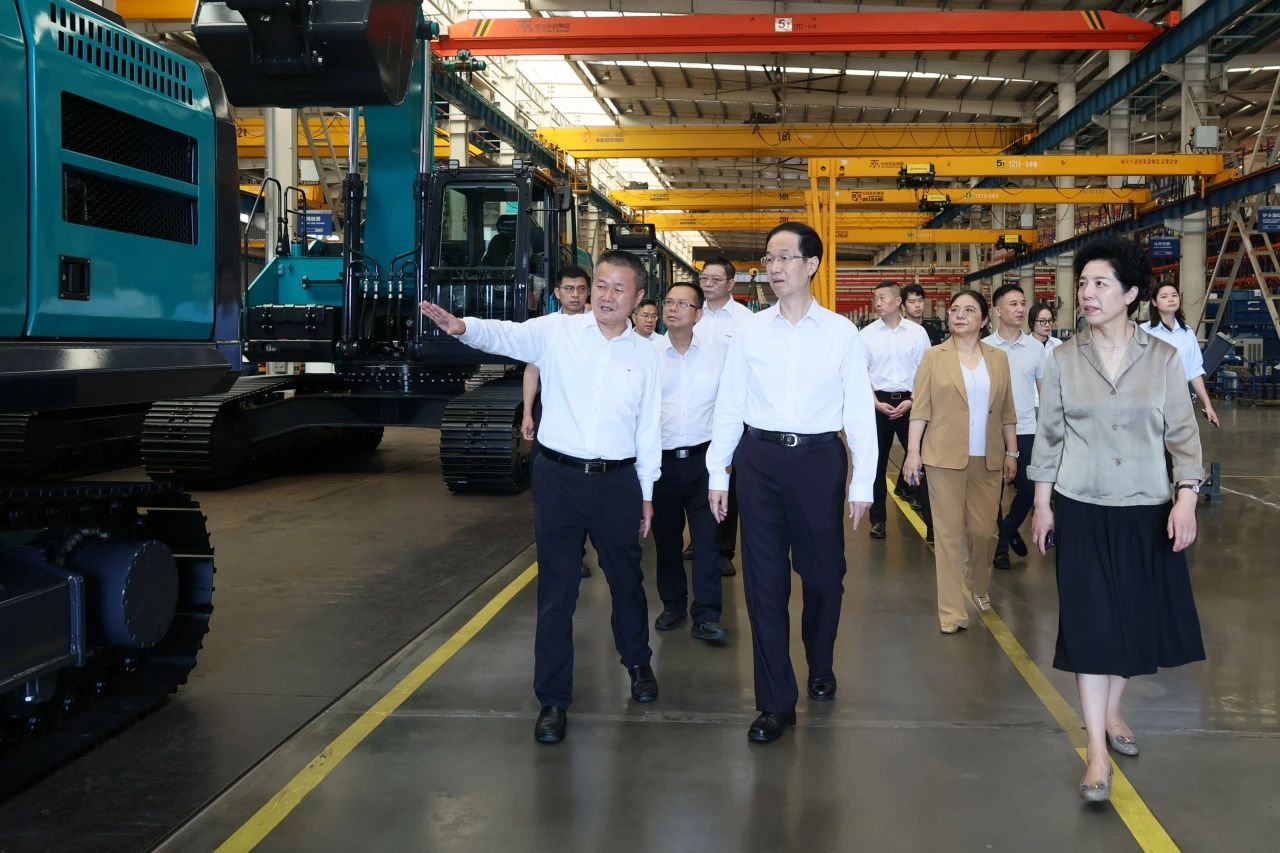 吉林省人大常委会党组书记、副主任高广滨调研优德88智能