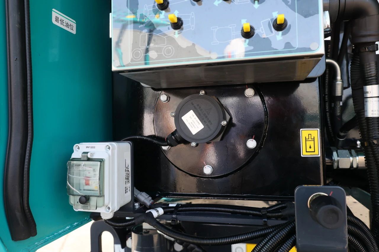 手艺新标杆！优德88智能SWA22J-P柴动曲臂式高空作业平台下线！