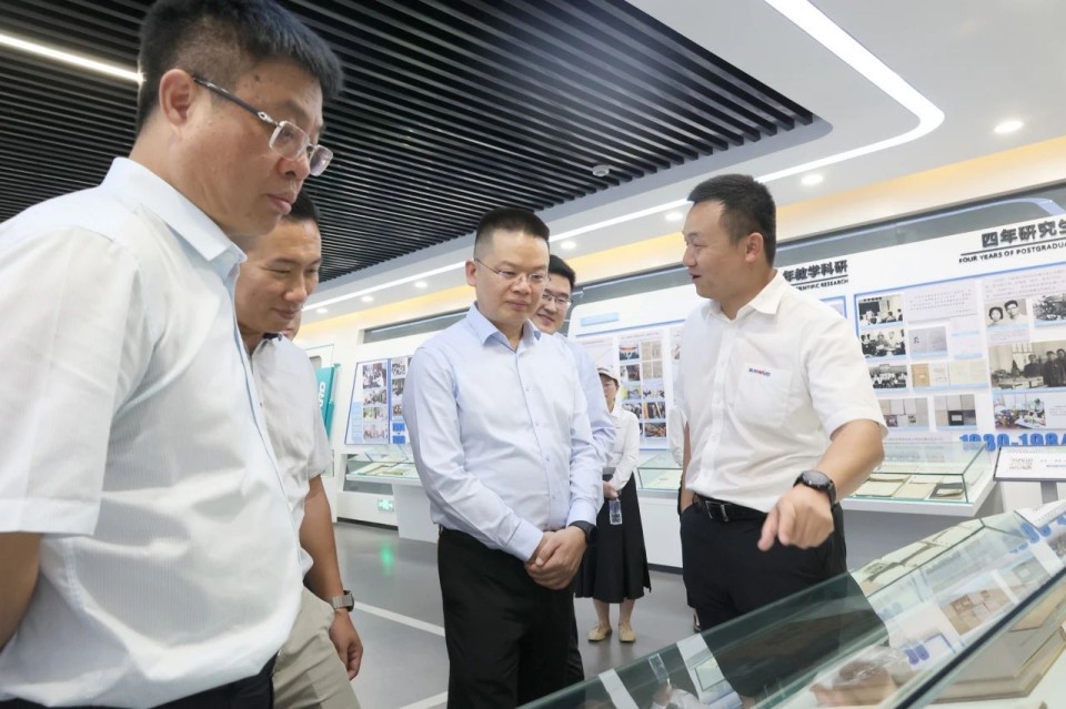 共商相助，，，，，建华控股有限公司董事长汪贵华到访优德88智能