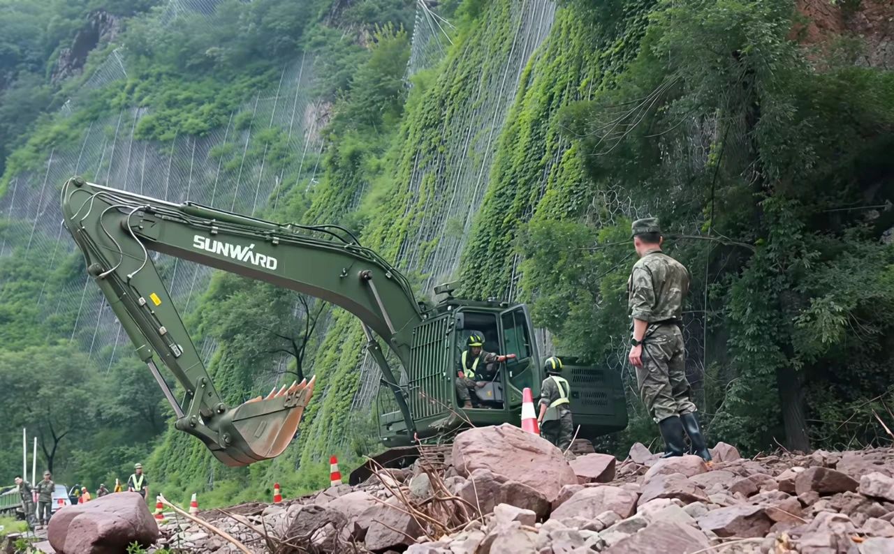 关注！优德88智能应抢救援装备助力武警冲锋北京暴雨抢险救灾一线！