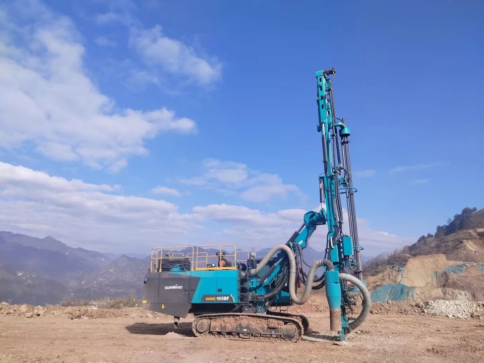 立异引领，，，，，，实力见证！优德88智能明星产品荣登“2025工程机械TOP10年度榜”