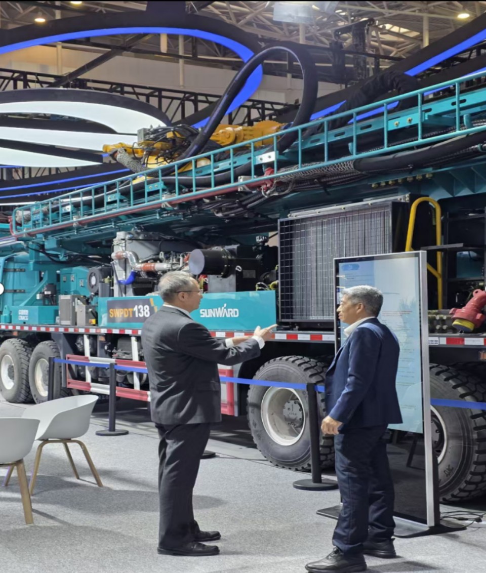 优德88智能携手“战略相助同伴”中国煤炭地质总局精彩亮相2025中国国际矿业大会