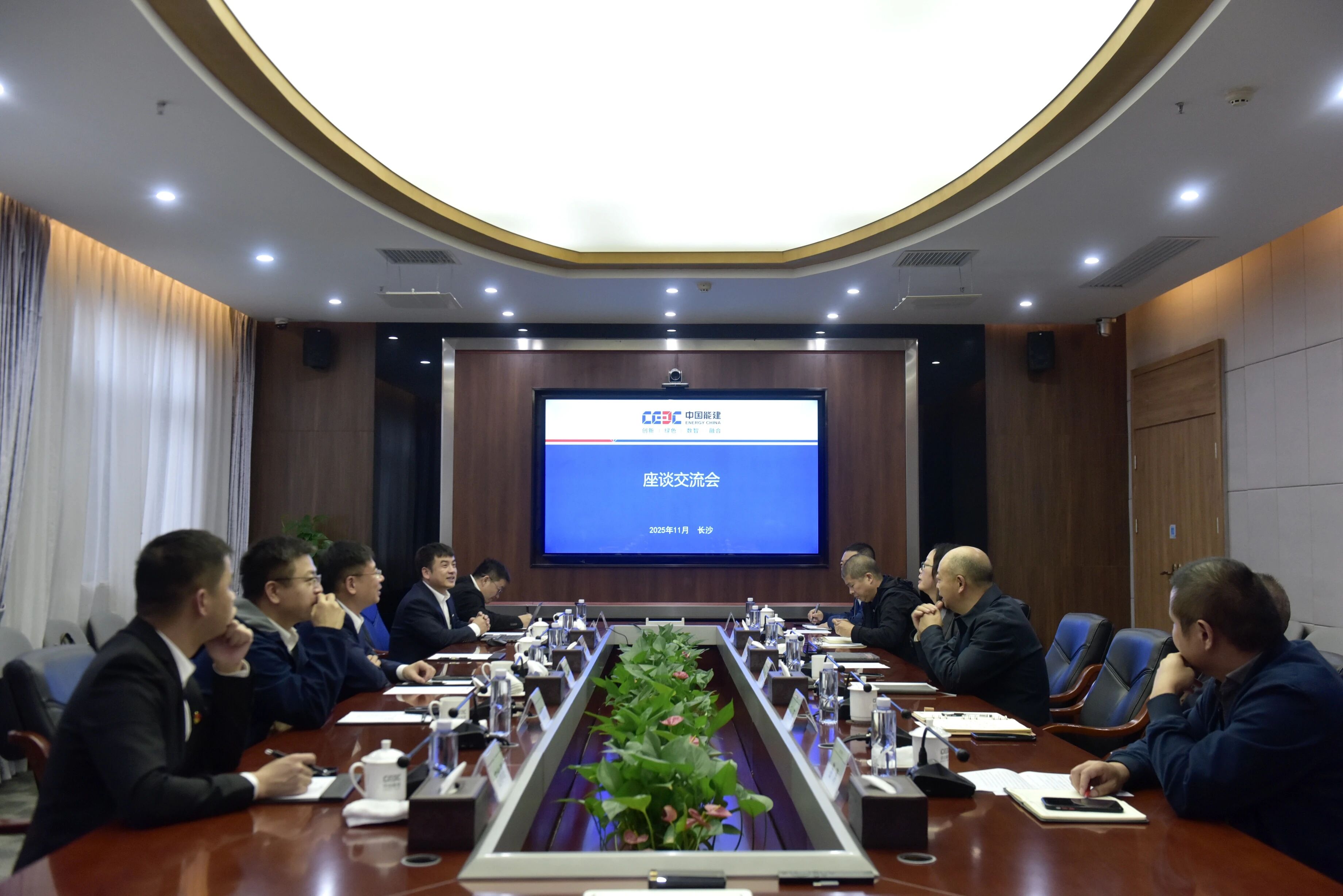 优德88智能与易普力开展座谈交流，，谱写互利共赢新篇章