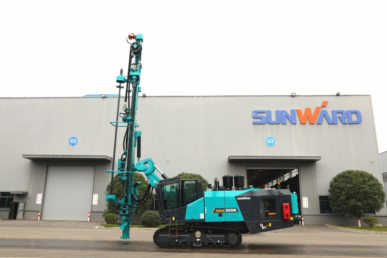 挑战高海拔高寒工况，，，优德88智能臂式潜孔钻机登陆南美市场