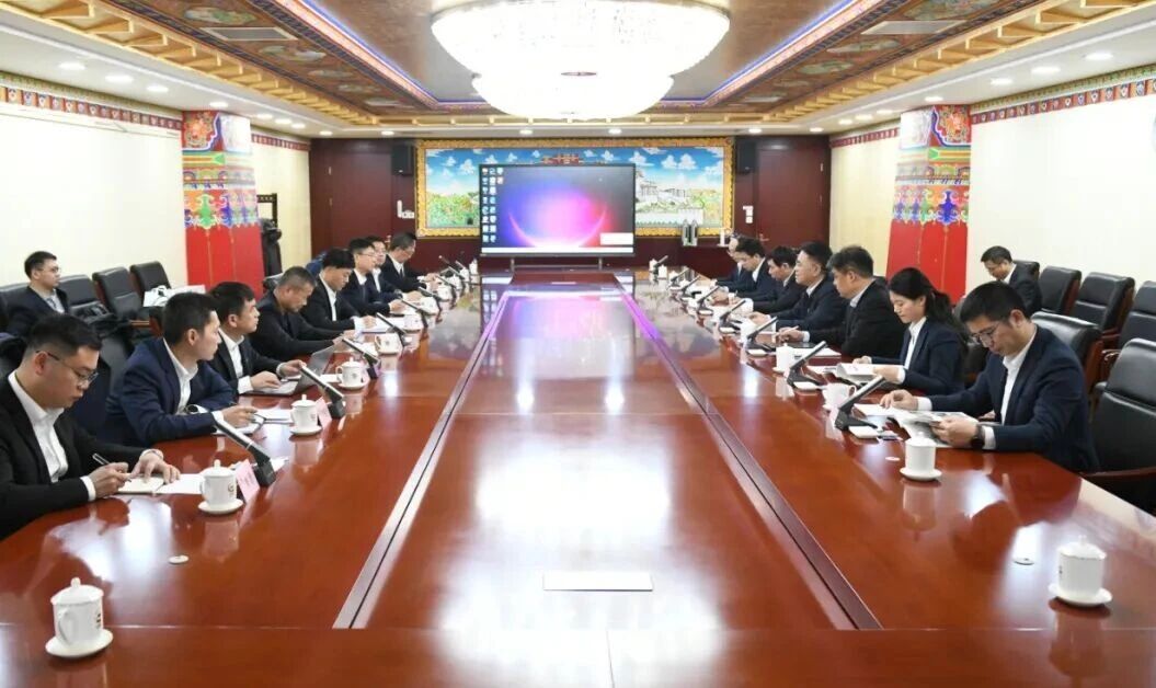 广州工控集团董事长景广军率优德88智能团队到中国黄金集团造访交流