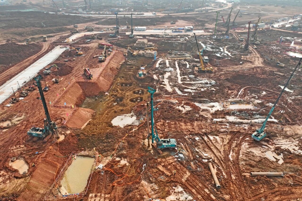刷新“进度条”、修建新地标!优德88智能旋挖集群助力长沙奥体中心建设