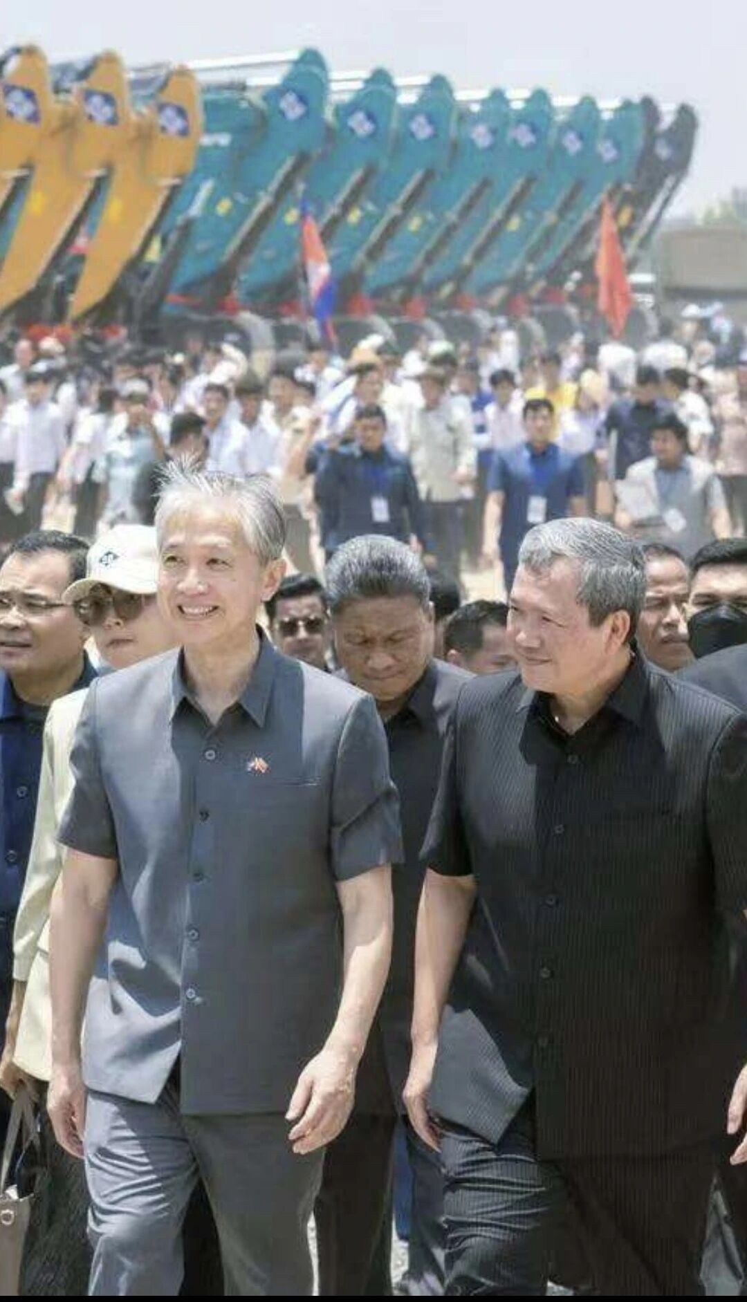 共建“一带一起”：优德88智能挖掘机助力柬埔寨水利大动脉建设